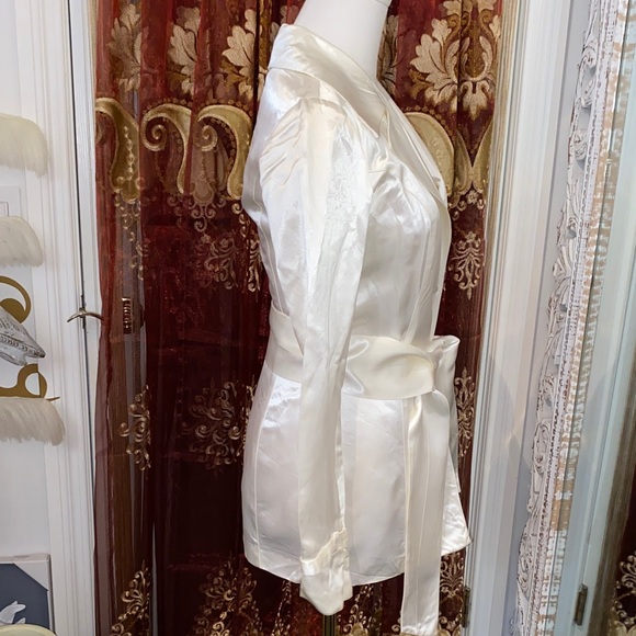 Vintage Off White Satin Blazer - Picture 7 of 17